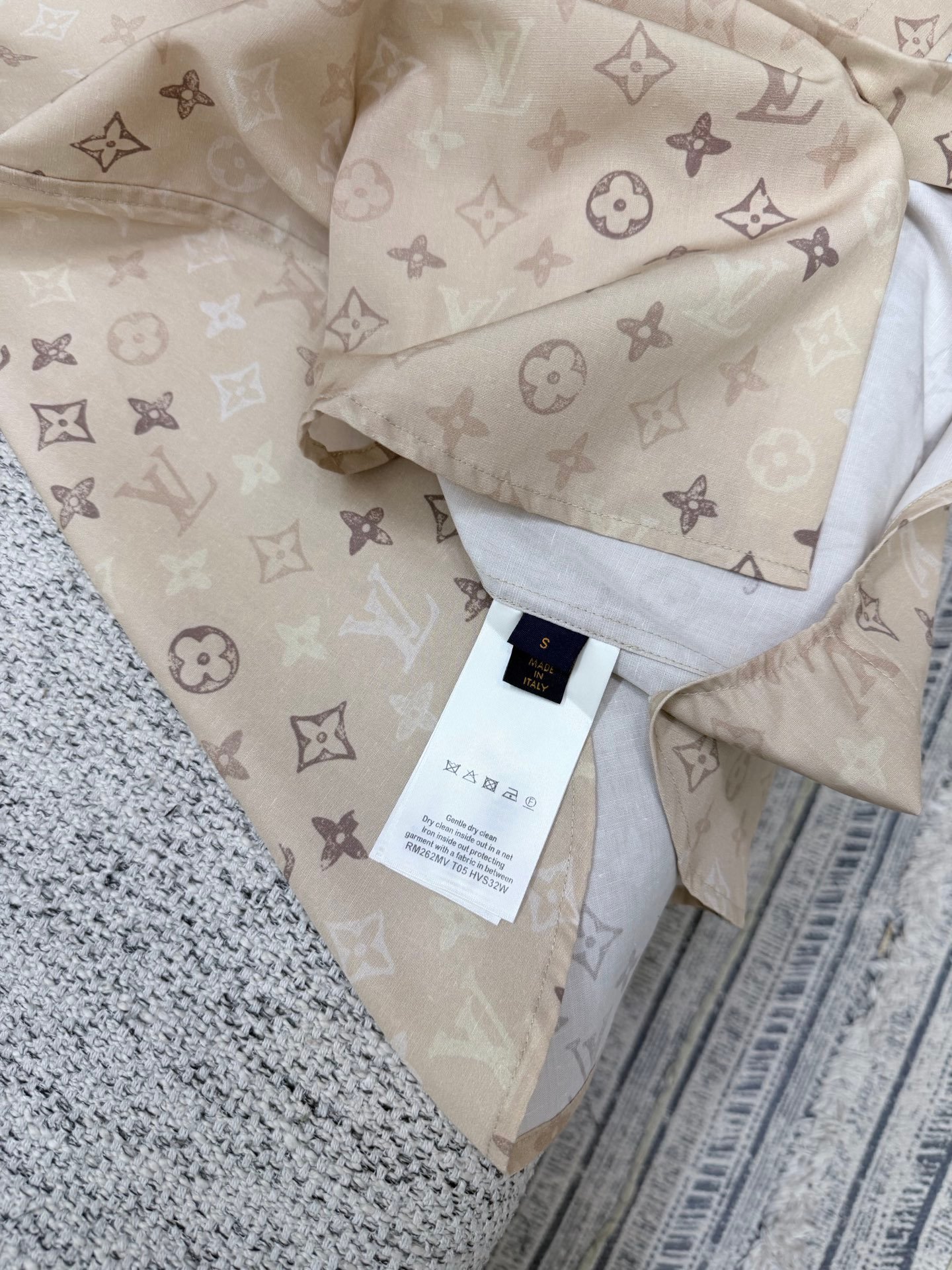LV 26ss New Autumn Collection Shirt M6051501 - Image 10