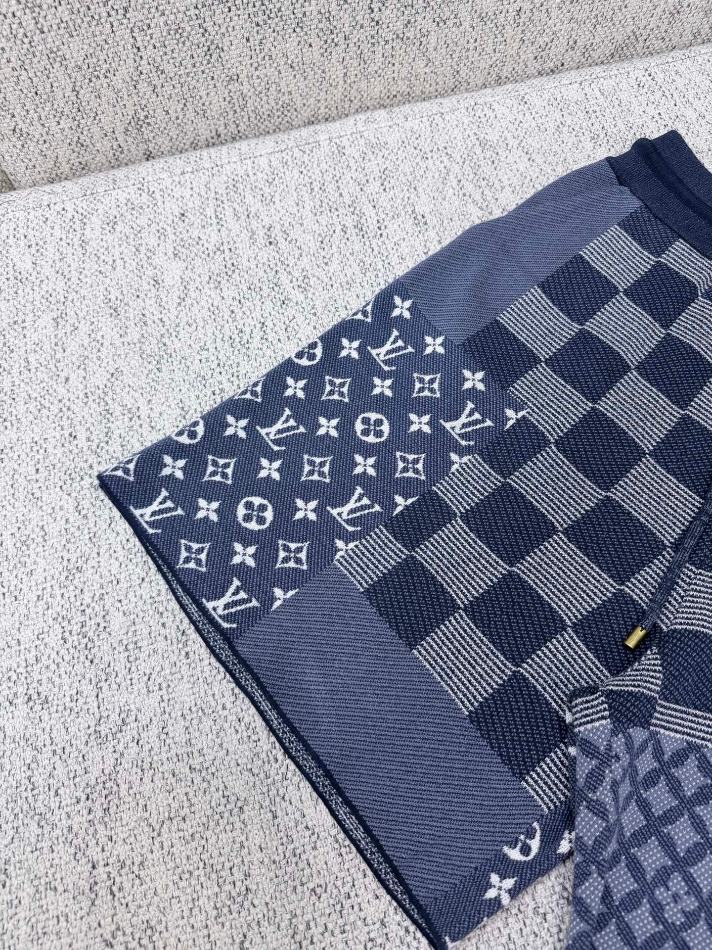 LV 26ss New Cotton Drawstring ShortsM6052003 - Image 12