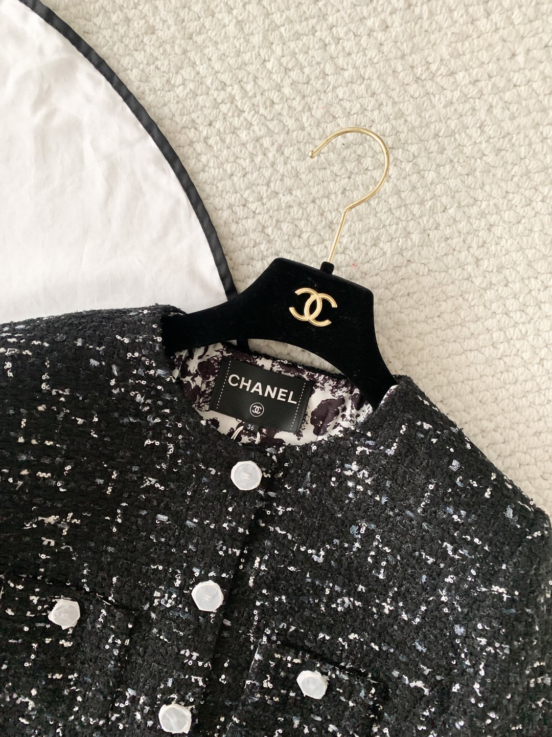 Chanel black and white tweed jacket W6052103 - Image 3