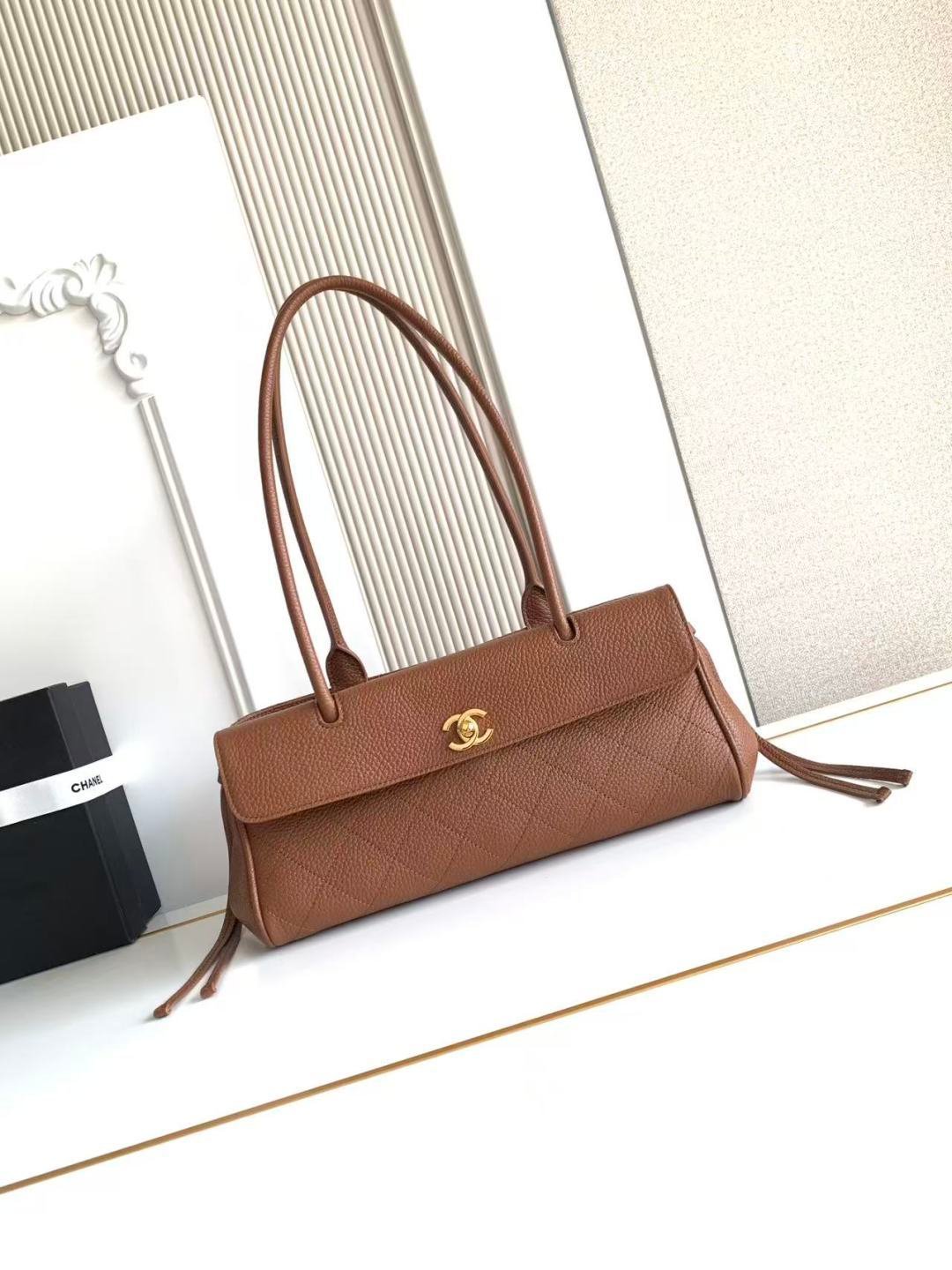 Chanel Grained Calfskin Stitched Urban Essentials Small Shopping Bag B6052201 - Image 2