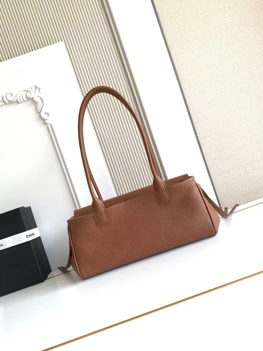 Chanel Grained Calfskin Stitched Urban Essentials Small Shopping Bag B6052201 - Image 3