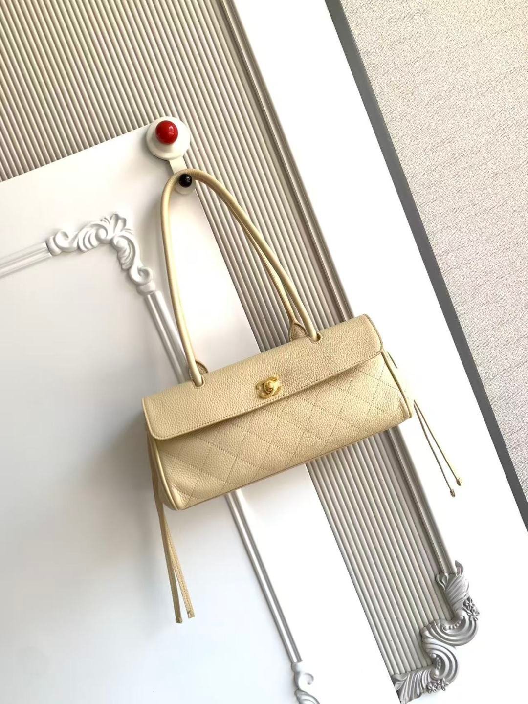 Chanel Grained Calfskin Stitched Urban Essentials Small Shopping Bag B6052201 - Image 8