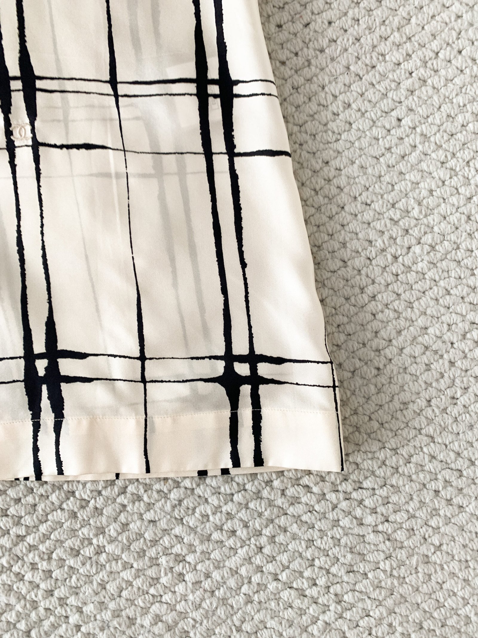 Chanel Top - Printed silk, ecru & black W6052501 - Image 6