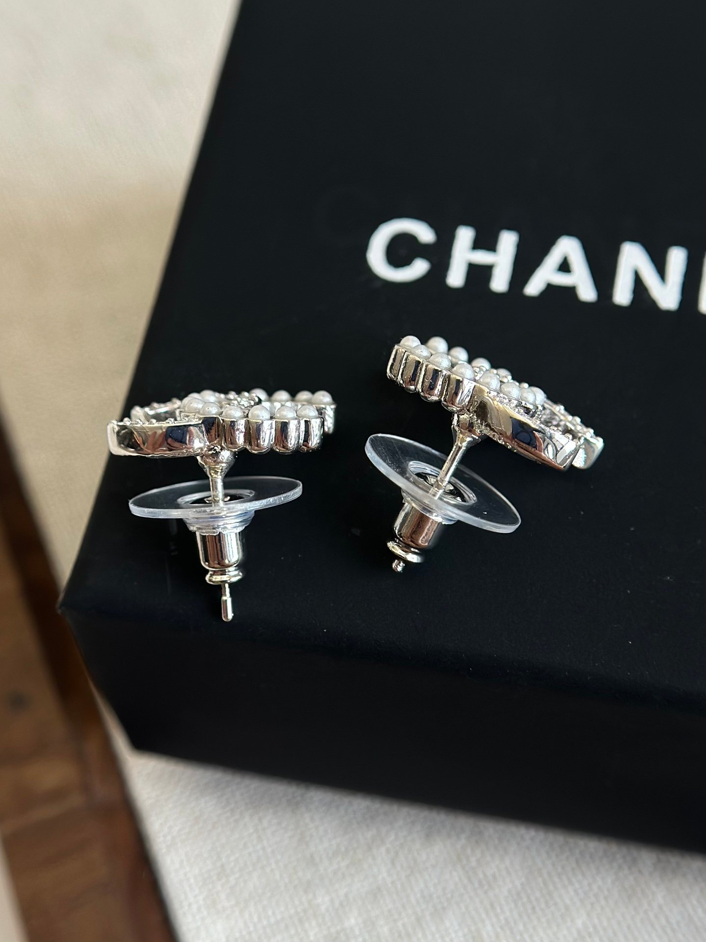 Chanel CC Crystal Strass Pearl Pierced Stud Earrings B6052801 - Image 4