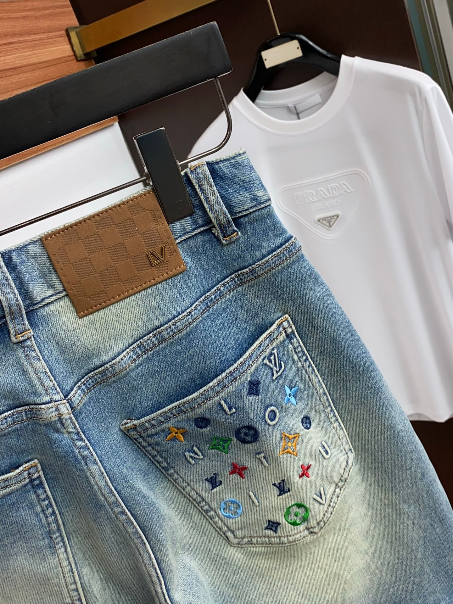 Louis Vuitton's latest spring 2026 denim shorts M6052805 - Image 7