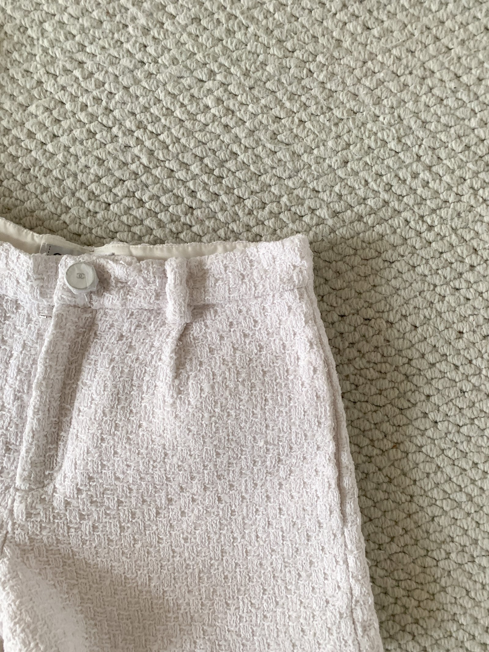 CHANEL white tweed short pants W6060101 - Image 5