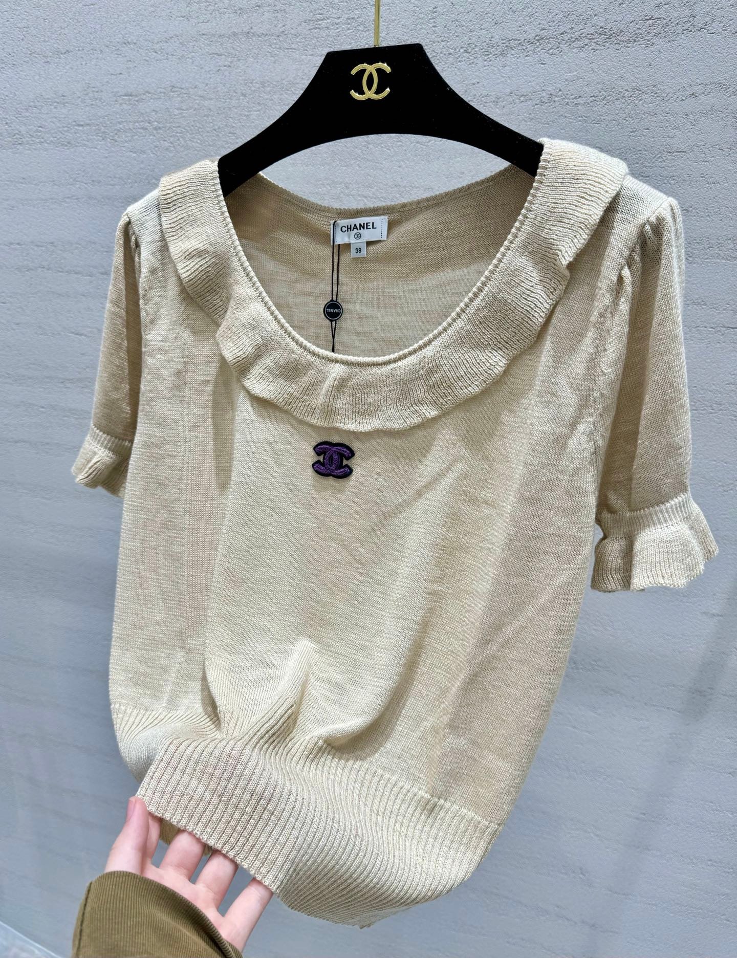 CHANEL Short-sleeved Knitted Top W6060302 - Image 3