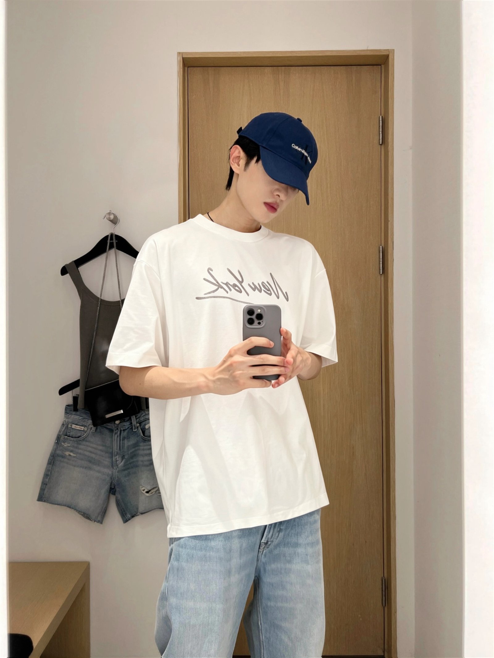 GU New York Signature Round-neck Short-sleeved Shirt M6060402 - Image 3