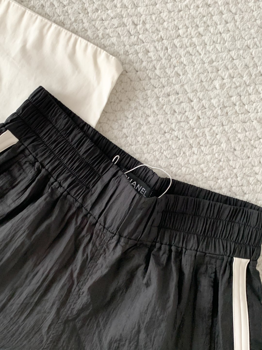 Chanel Coco Beach Shorts W6060402 - Image 4