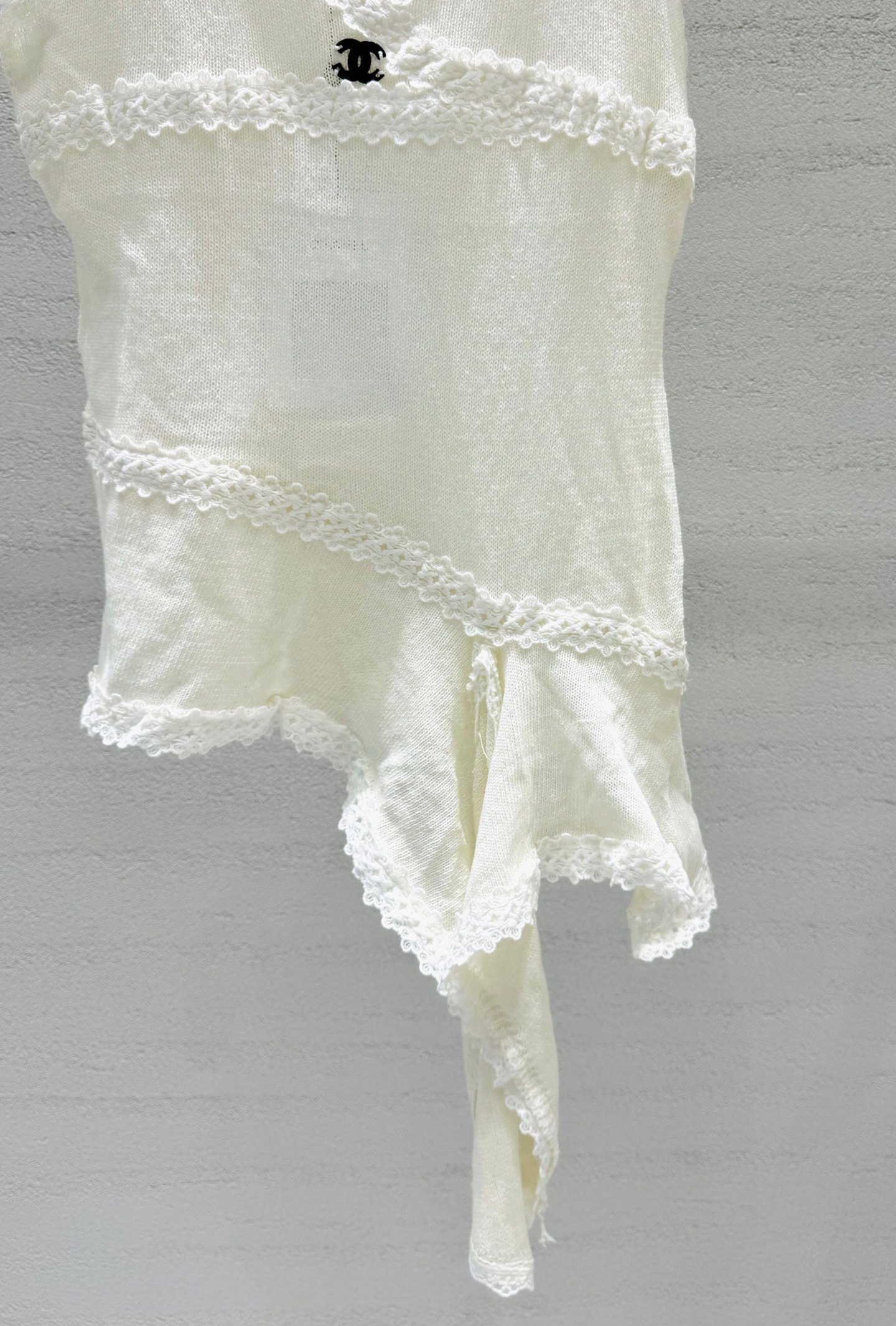 Chanel white lace-edged knitted tank top W6060404 - Image 4