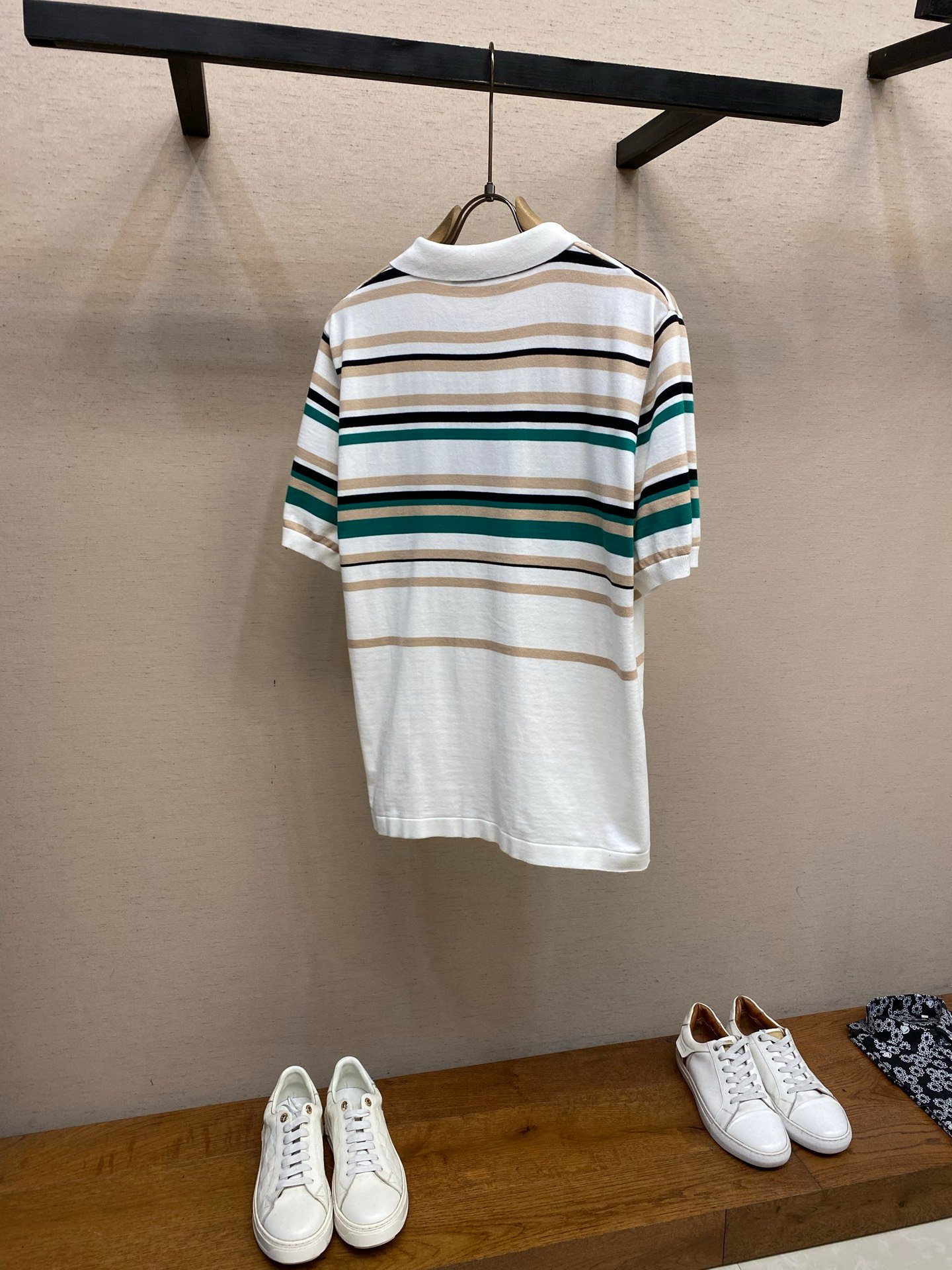 Louis Lettered Stripe Knit Short-Sleeved Polo Shirt M6060802 - Image 5
