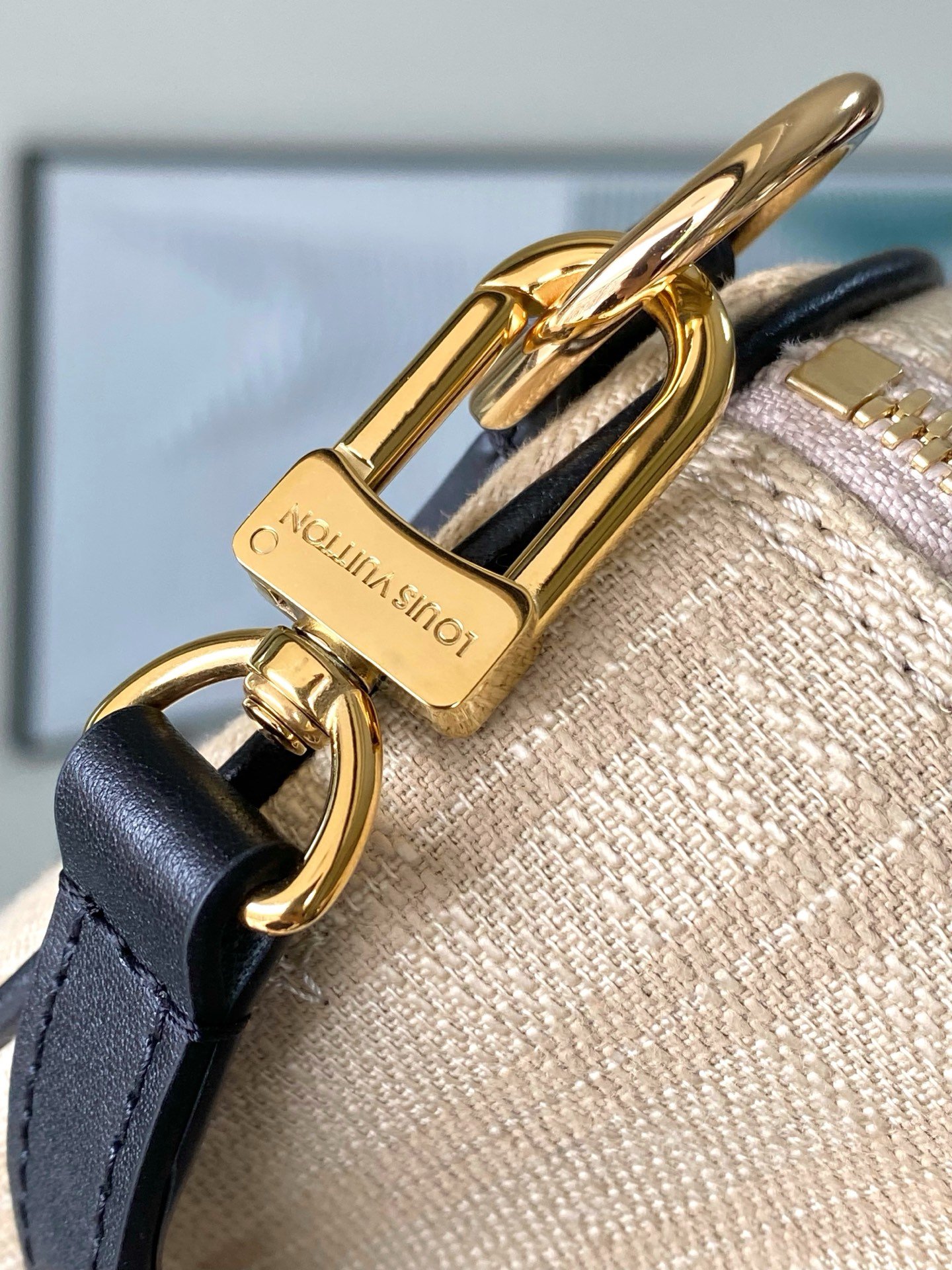Louis Vuitton Speedy Bandoulière 22 - Handbags B6061503 - Image 9