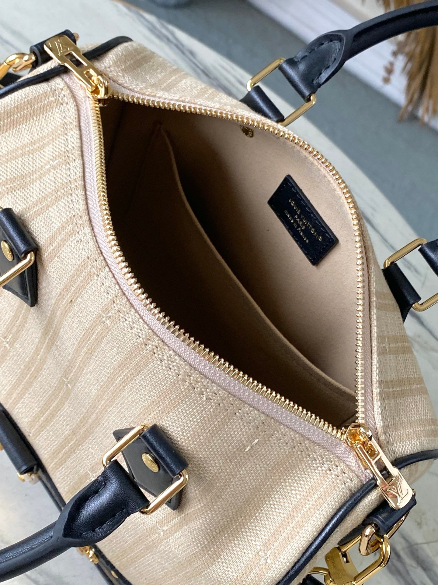 Louis Vuitton Speedy Bandoulière 22 - Handbags B6061503 - Image 10