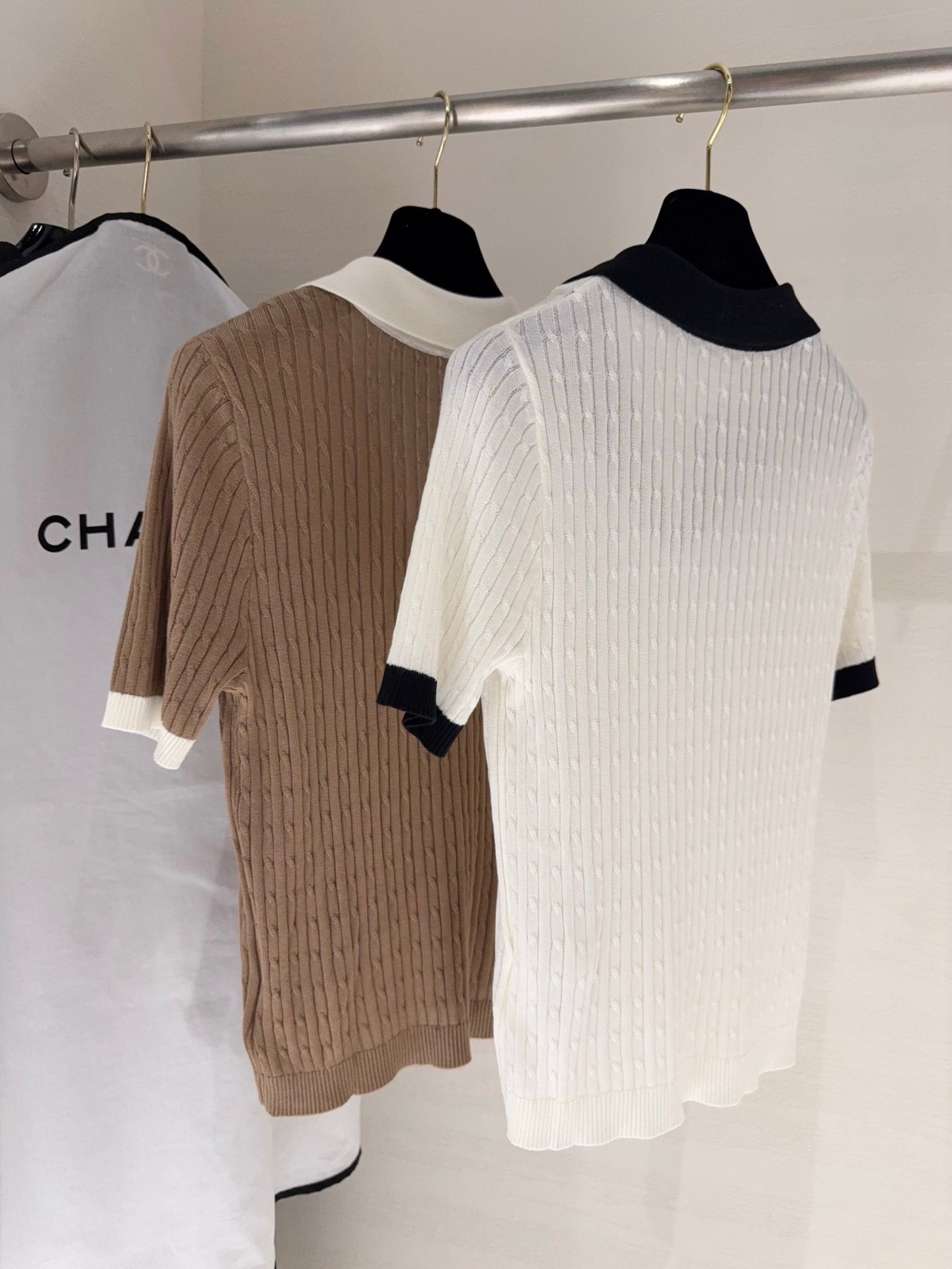 Chanel V-neck short-sleeved knit sweater W6061604 - Image 4