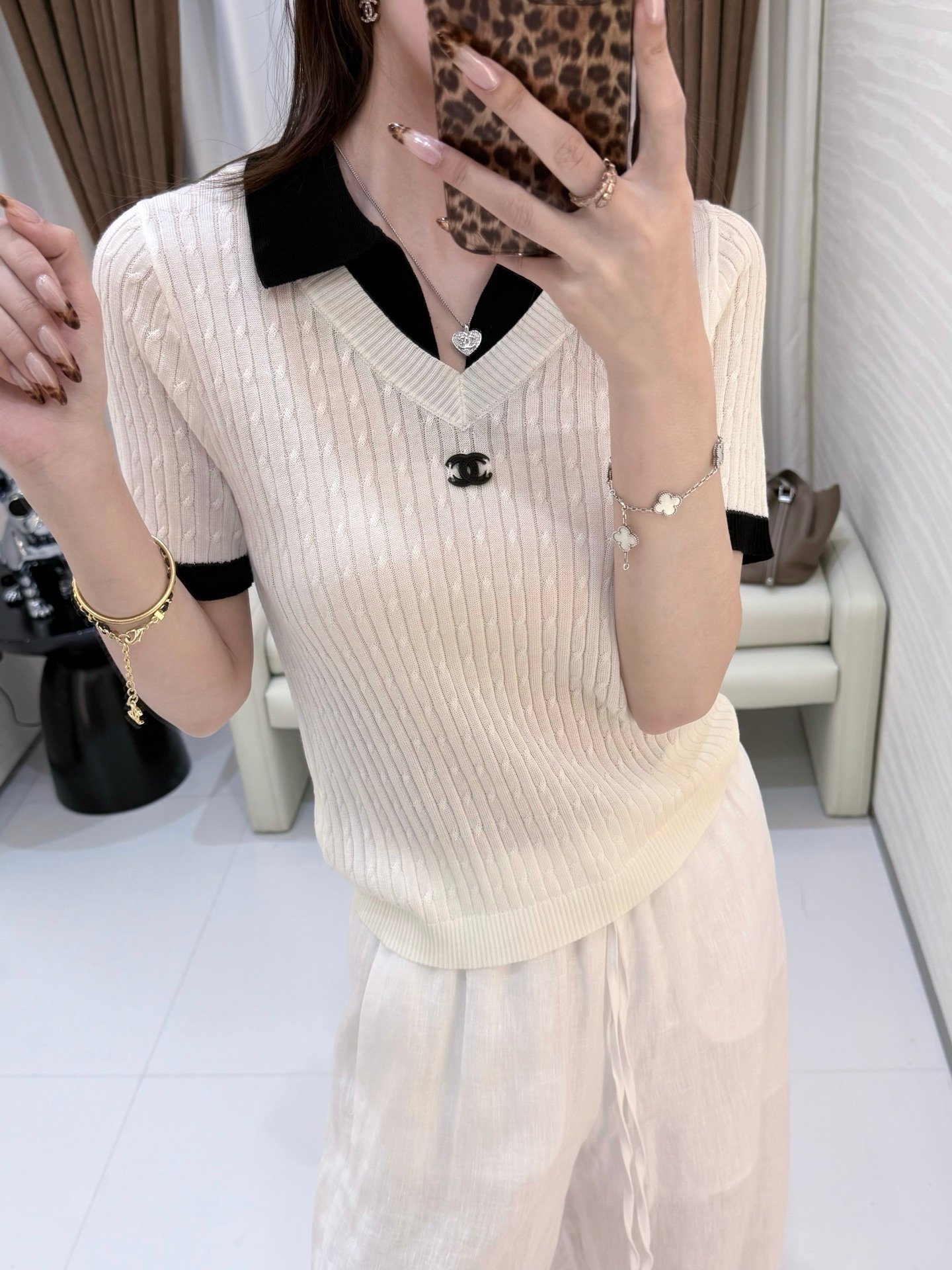 Chanel V-neck short-sleeved knit sweater W6061604 - Image 8