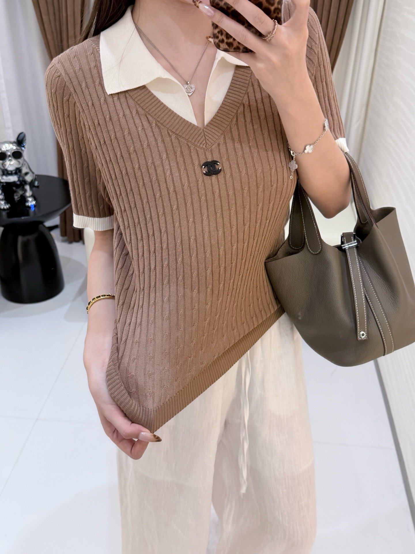Chanel V-neck short-sleeved knit sweater W6061604 - Image 7