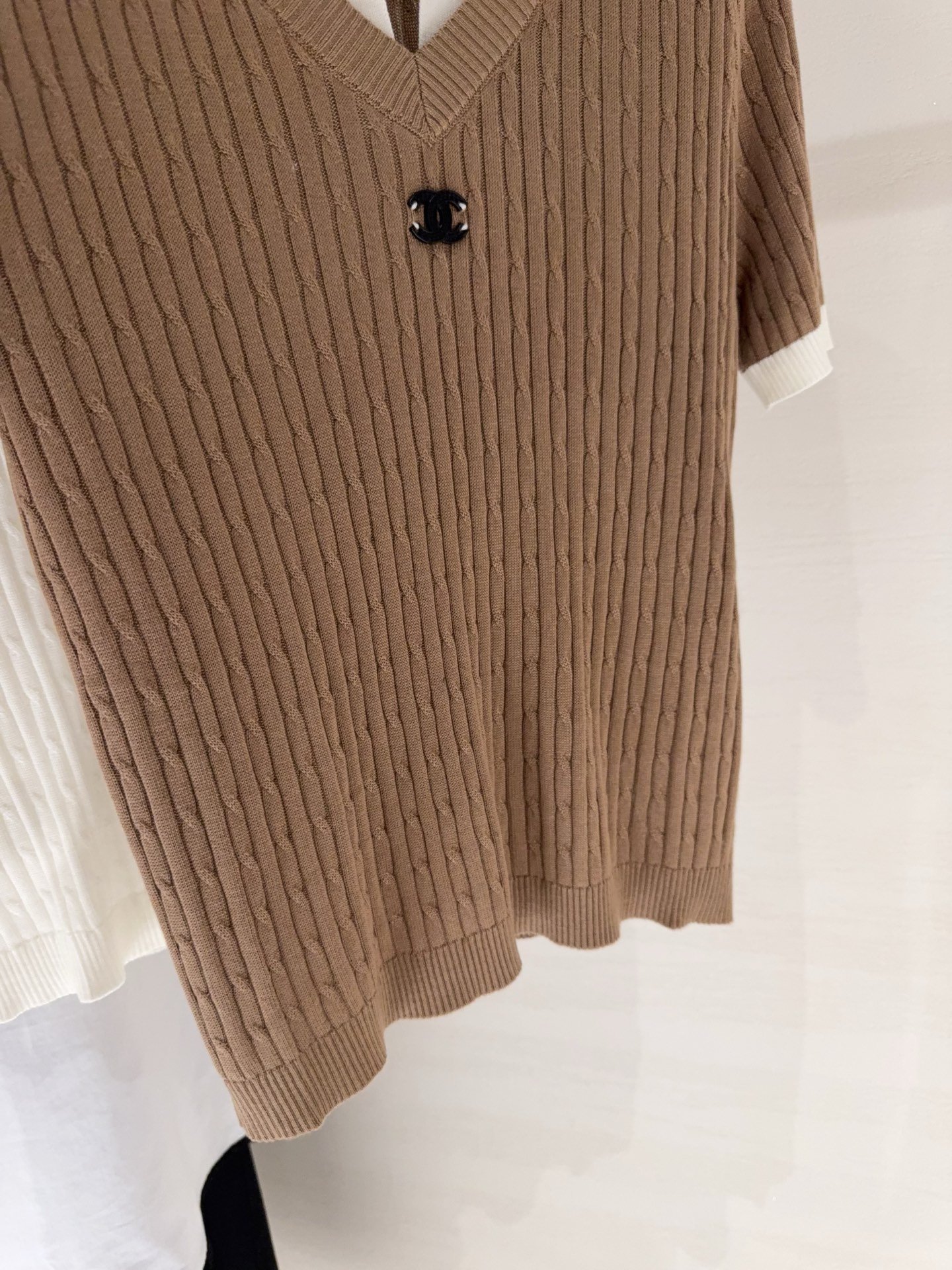 Chanel V-neck short-sleeved knit sweater W6061604 - Image 6