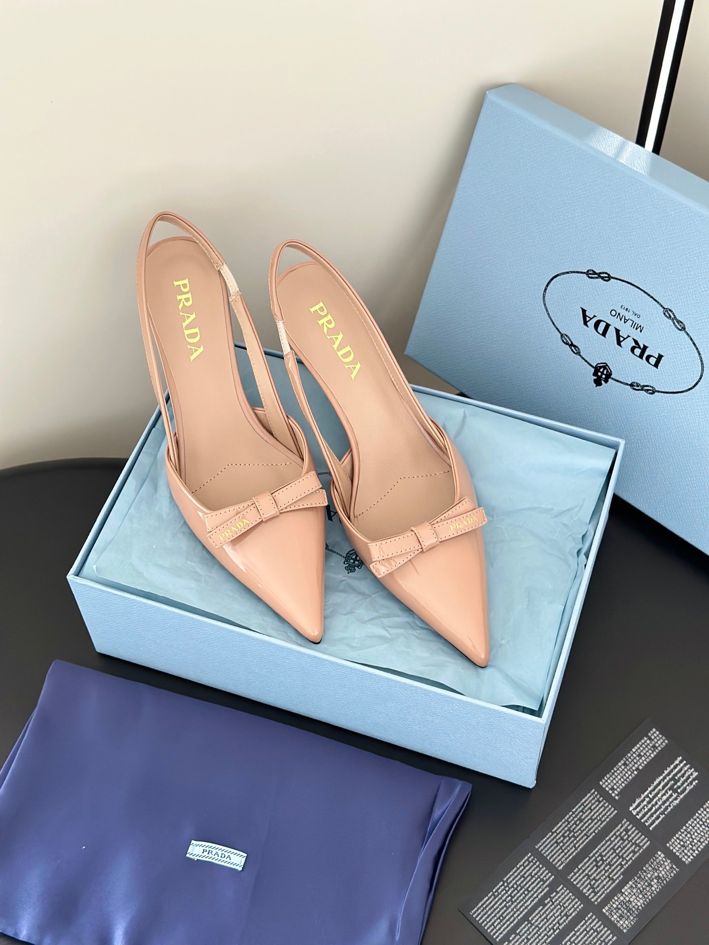 Prada pointed-toe bow high heels B6061604 - Image 3