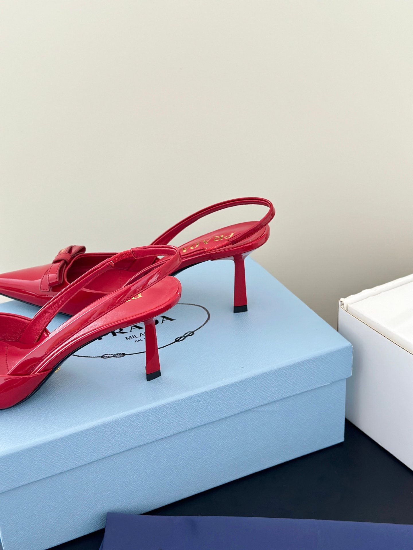 Prada pointed-toe bow high heels B6061604 - Image 6