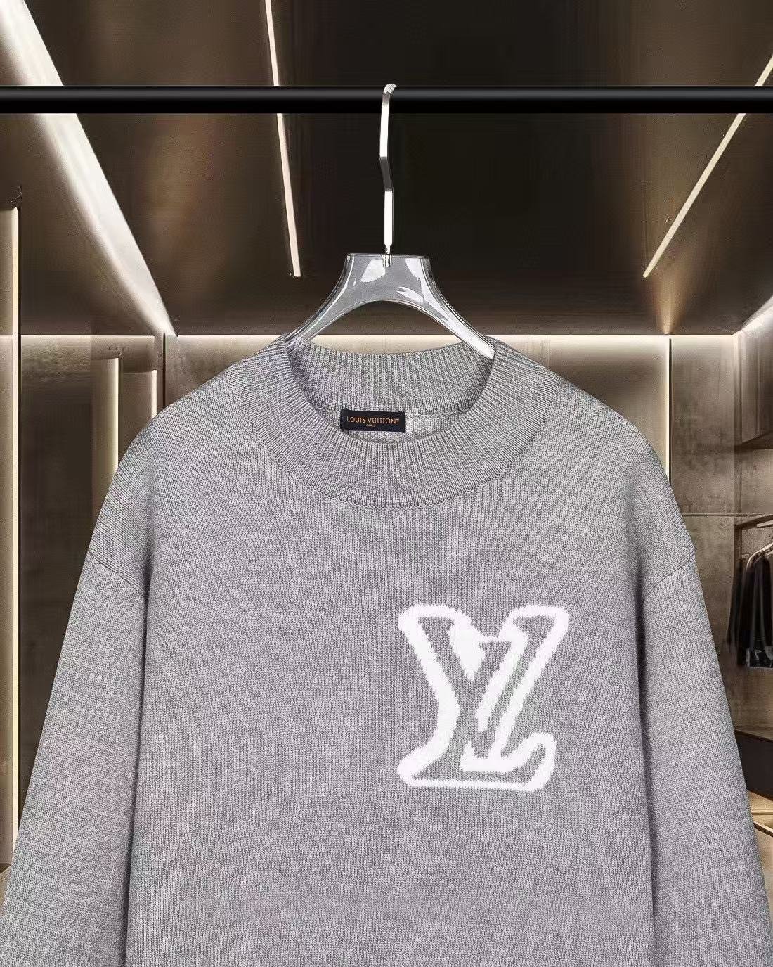LV, pullover sweater M6060306 - Image 5