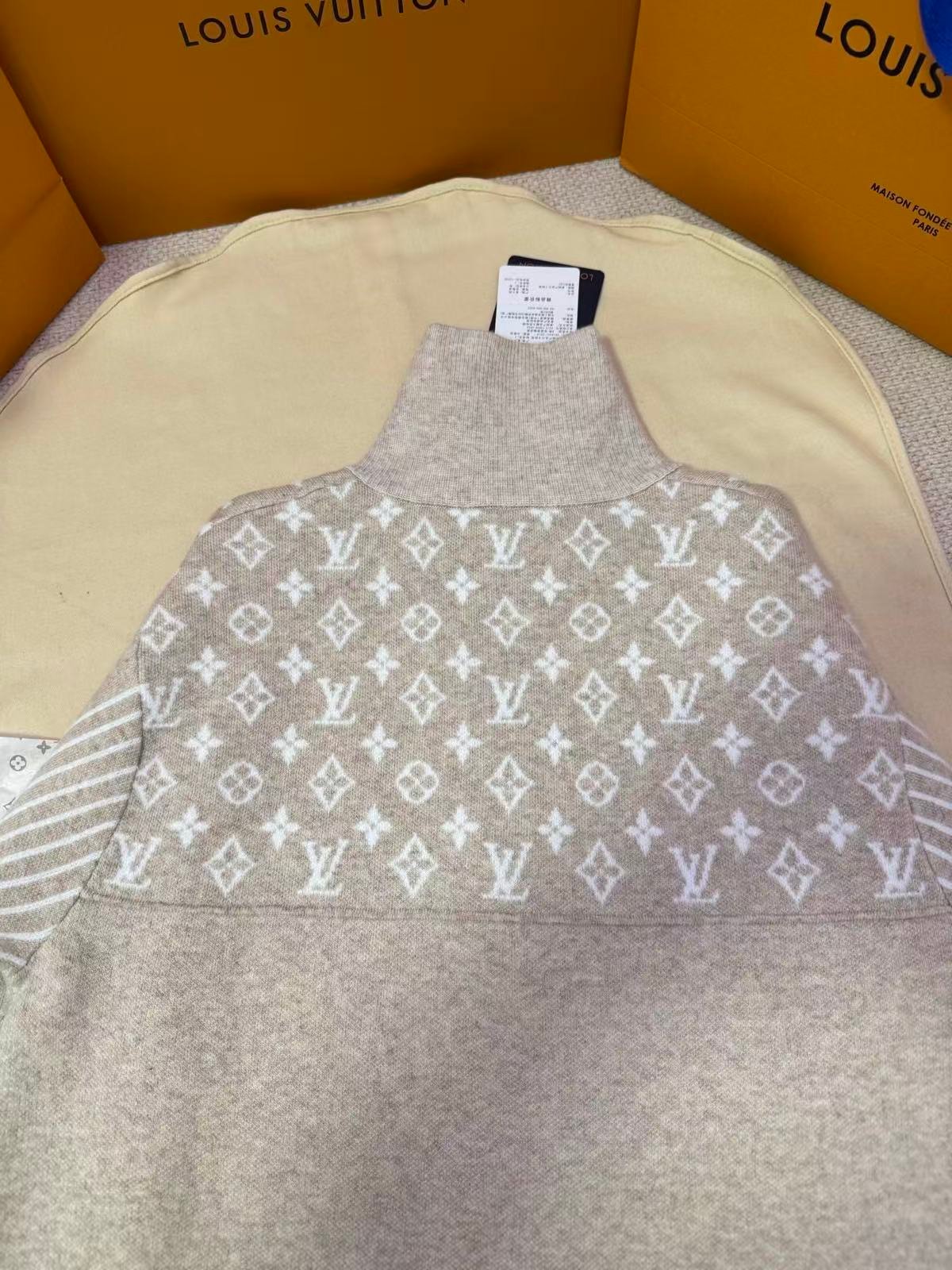 LV22026 New Style Letter-Design Color-Plaid Sweater M6060405 - Image 5